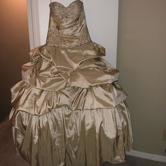 Dress - Picture 1 of 2